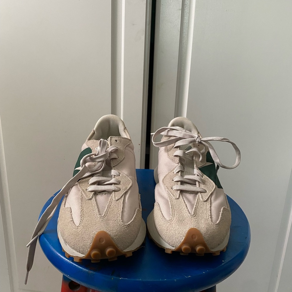 NEW BALANCE SHOE